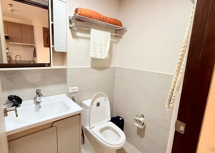 Modern Stylish & Cozy Unit Hostel