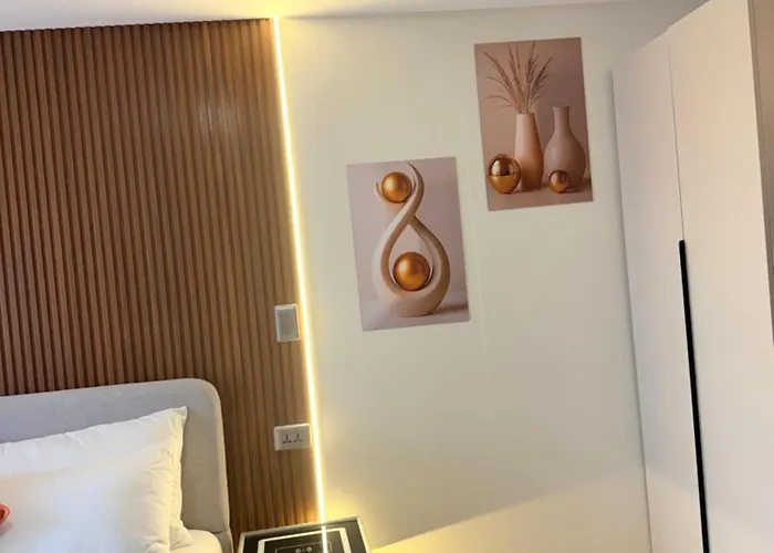 Modern Stylish & Cozy Unit Hostel